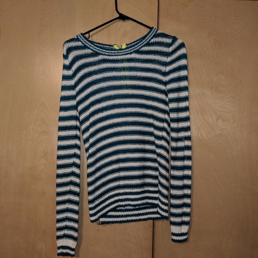 Aeropstale small striped high low sweater